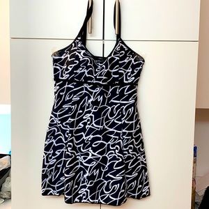 Brand new 1-piece bathing suit